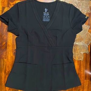 UNWORN & UNUSED Paeon Women’s Scrub Set in Black NWOT